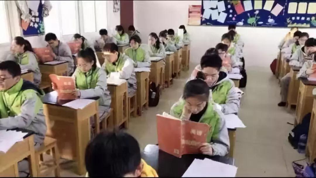 與你一路同行——江陰市初級中學(xué)