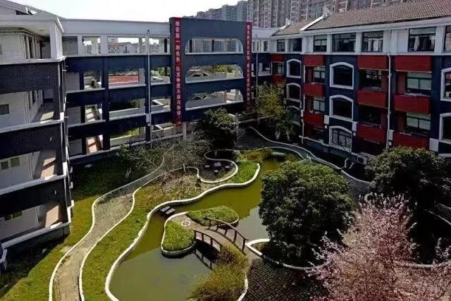 以夢為馬，莫負(fù)韶華——江陰市第一中學(xué)