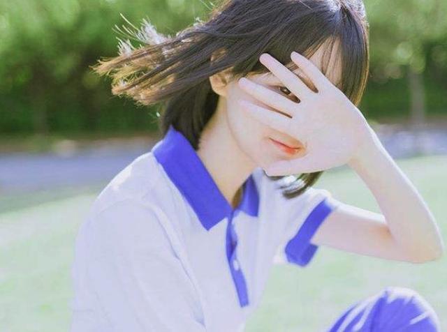 為什么學(xué)生有校服，而老師沒(méi)有教師服？網(wǎng)友的評(píng)論亮了！