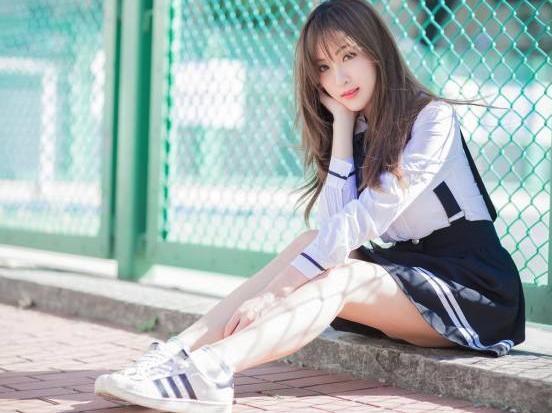 為什么學(xué)生有校服，而老師沒(méi)有教師服？網(wǎng)友的評(píng)論亮了！