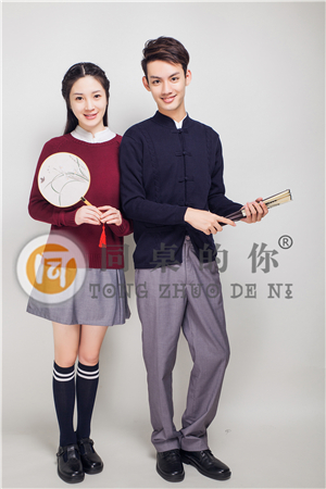 中小學(xué)生統(tǒng)一穿著校服的意義和作用是什么？