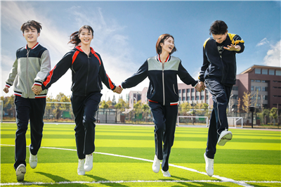 定制校服采用色紡面料有哪些優(yōu)勢(shì)？