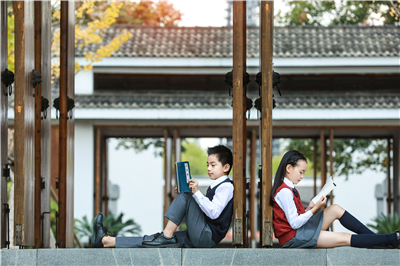 幼兒園園服廠家批發(fā)多少錢？