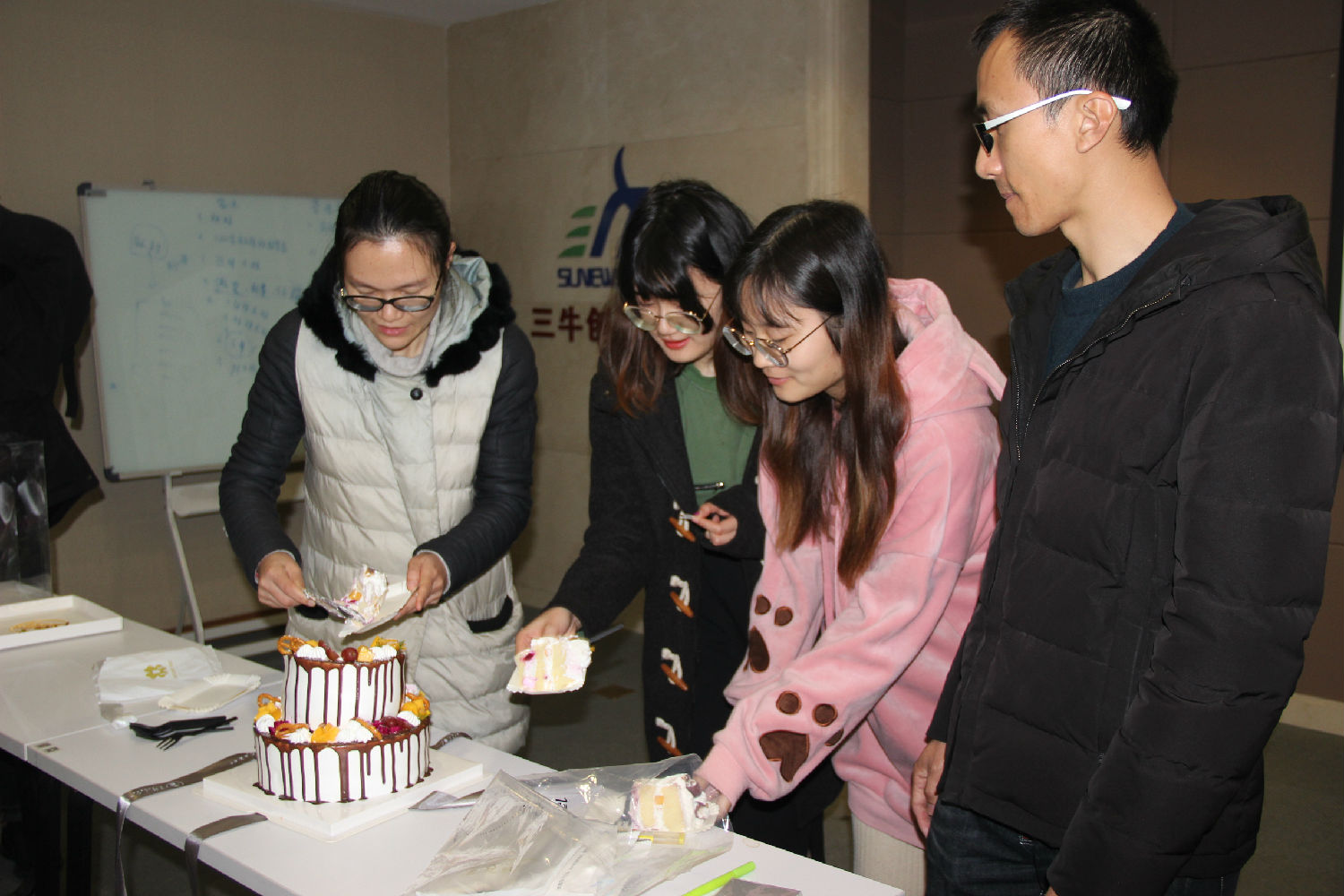 大牌生日會(huì) | 十二月的你，是奮斗時(shí)光里最美的贊歌