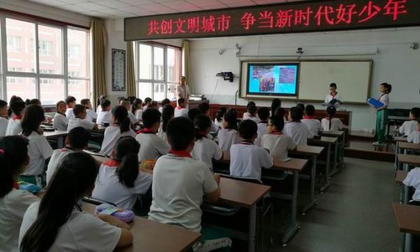 國際學校的日受青睞，是因為他們特有的學生校服嗎？