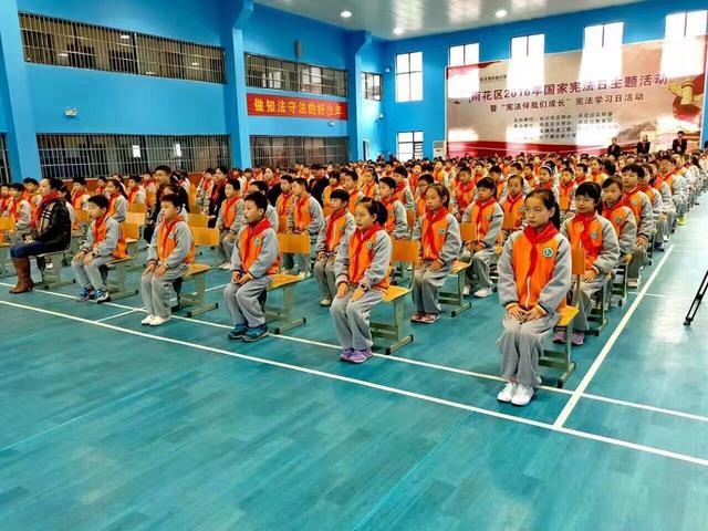 統(tǒng)一穿小學(xué)校服的好處 統(tǒng)一穿小學(xué)校服的好處