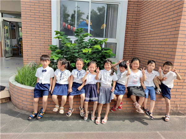 夏季怎么穿定做的校服加工定做好看？
