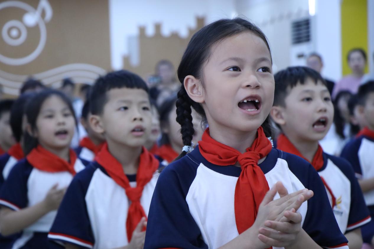 中小學(xué)生校服定做為什么要選擇純棉的面料呢？