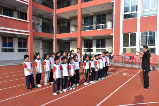 如何衡量學(xué)校校服訂購的大??？