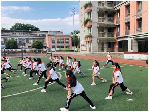 學(xué)生校服定做該怎么分類？
