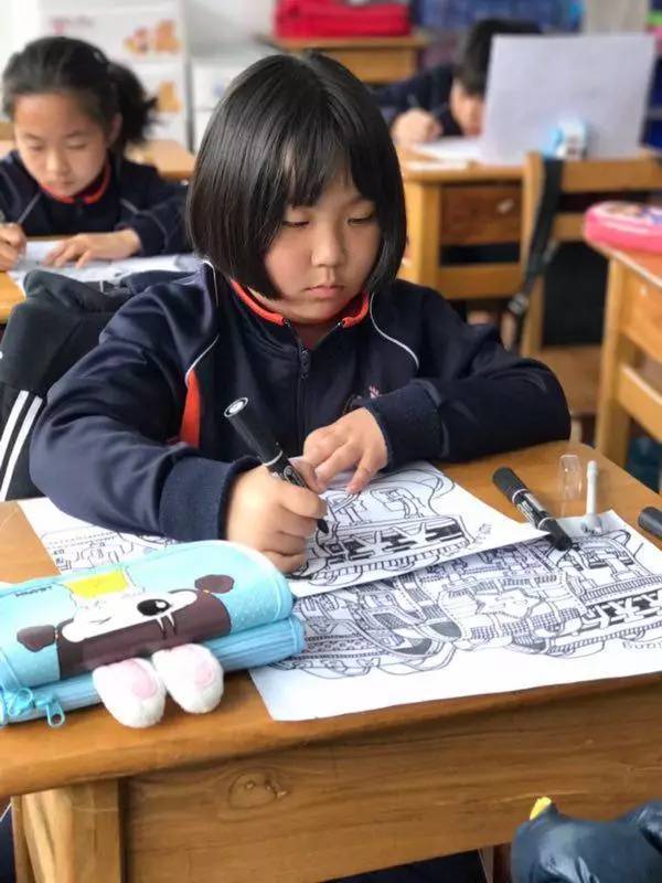 校服生產廠家的選用要留意以下幾個方面