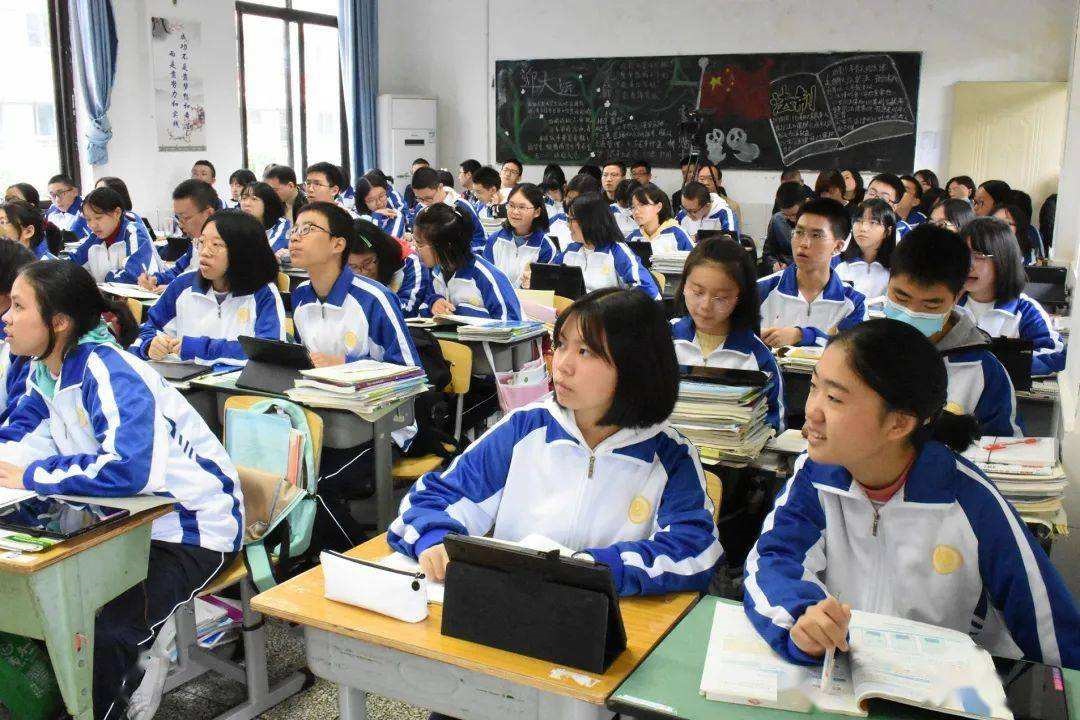 幼兒園新舊校服套裝定做如何分類清洗？