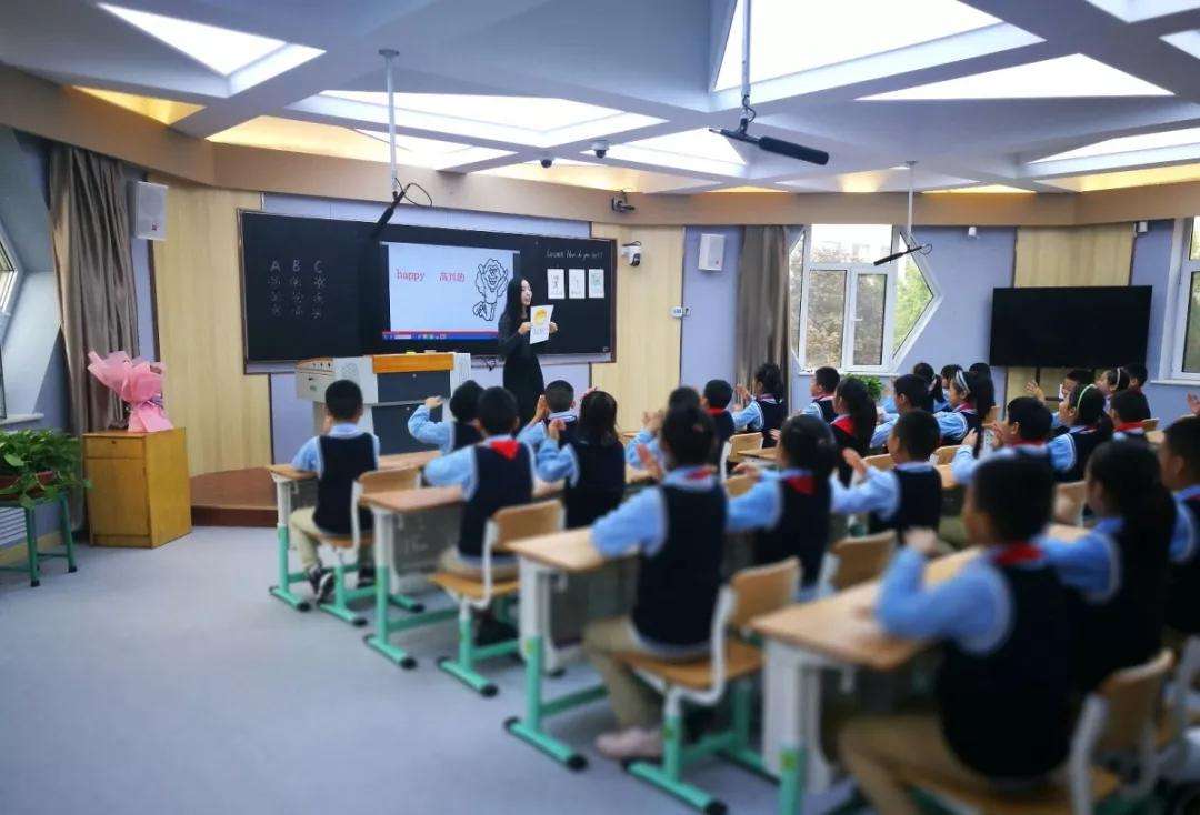 小學校服設(shè)計與校服文化