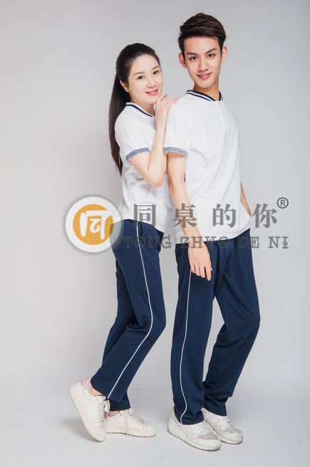 學(xué)生穿校服的優(yōu)點