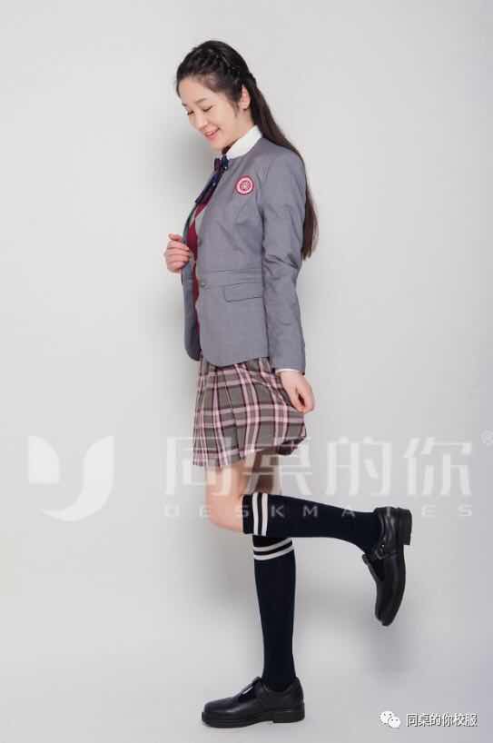 選擇專業(yè)的班服生產(chǎn)廠家需要準(zhǔn)備什么？
