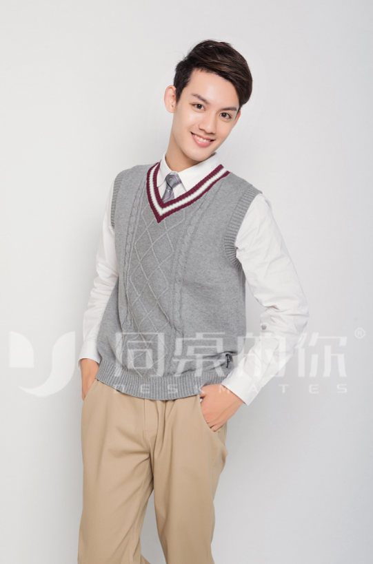 如何讓發(fā)黃的定制校服煥然一新？
