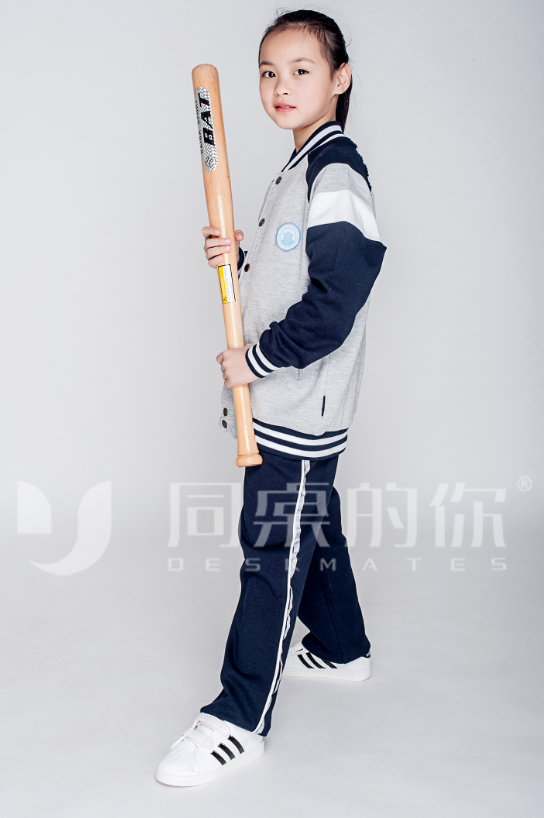 中小學(xué)校服訂做找哪個廠家比較好？
