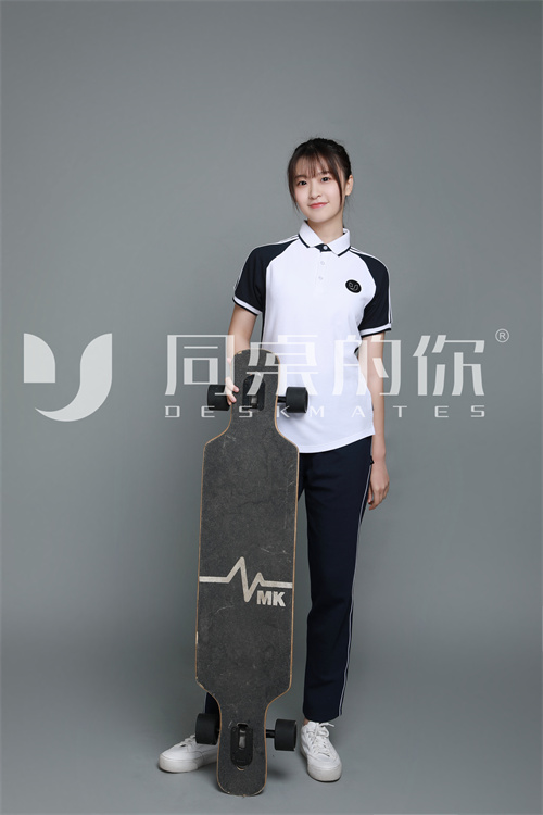為什么說中學生校服是校園文化的體現(xiàn)呢？