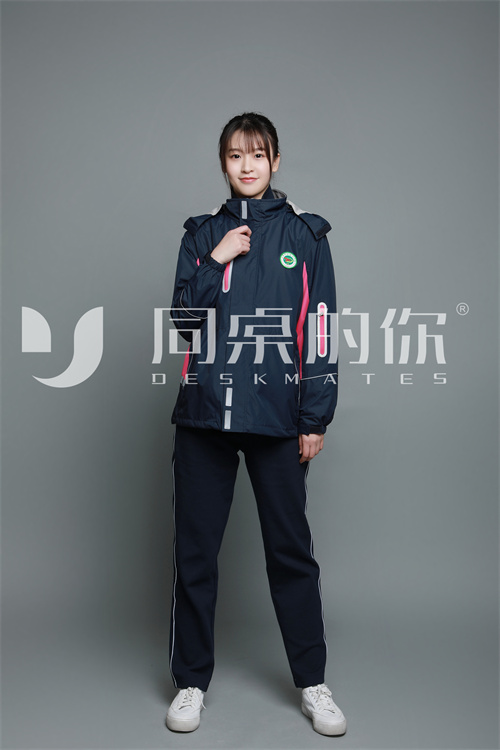 冬季的高中校服定制特點(diǎn)有哪些？