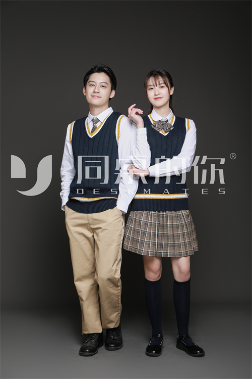 制服校服的穿著要求是怎么樣的？