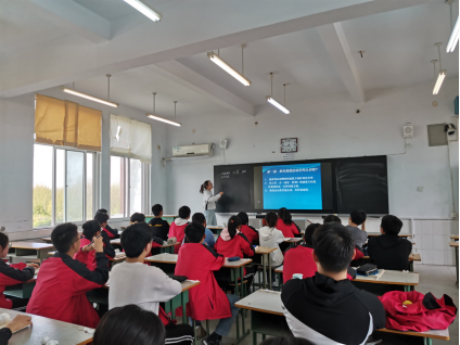 學(xué)生校服定制你需要要了解的知識(shí)