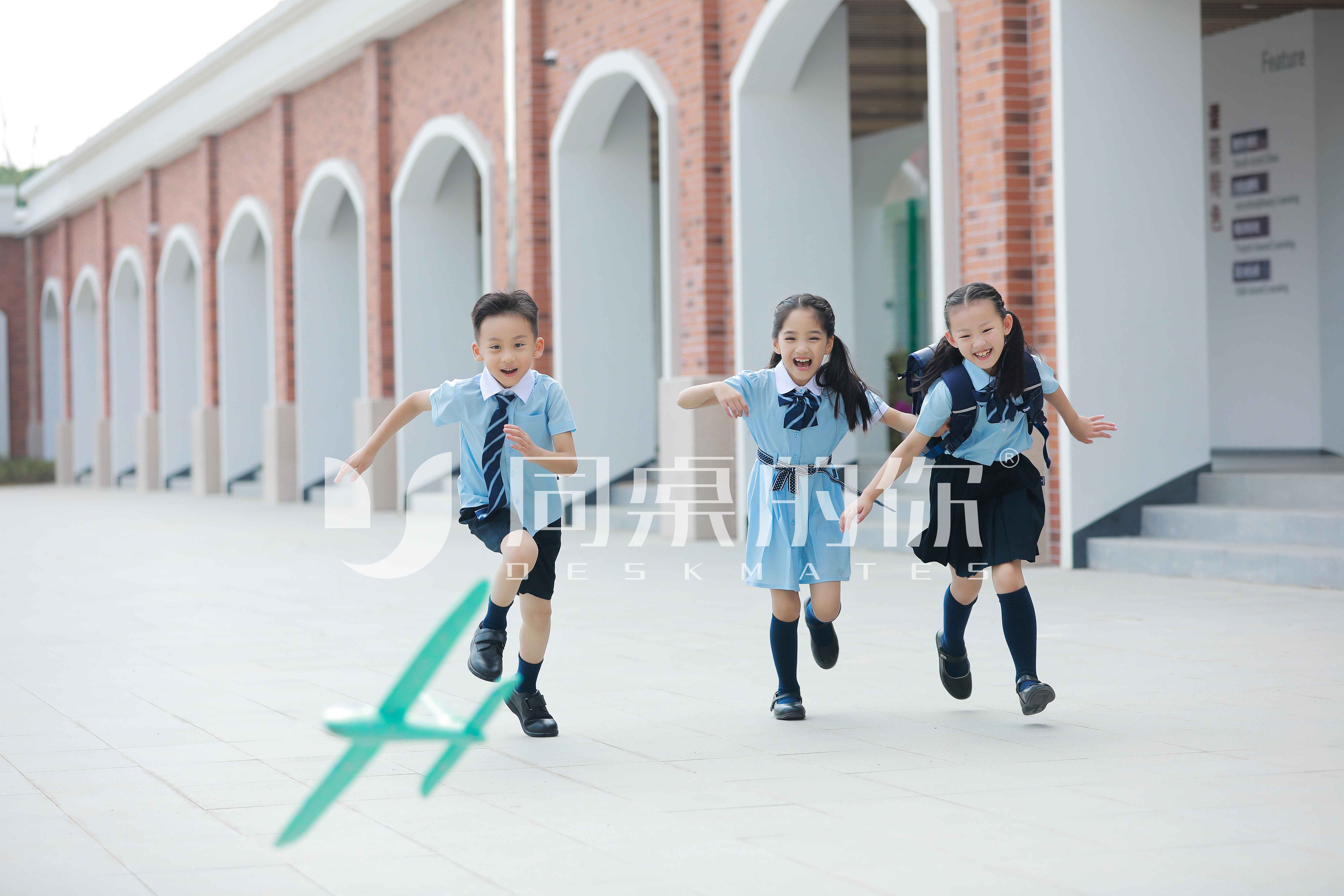 開學(xué)季，發(fā)校服啦
