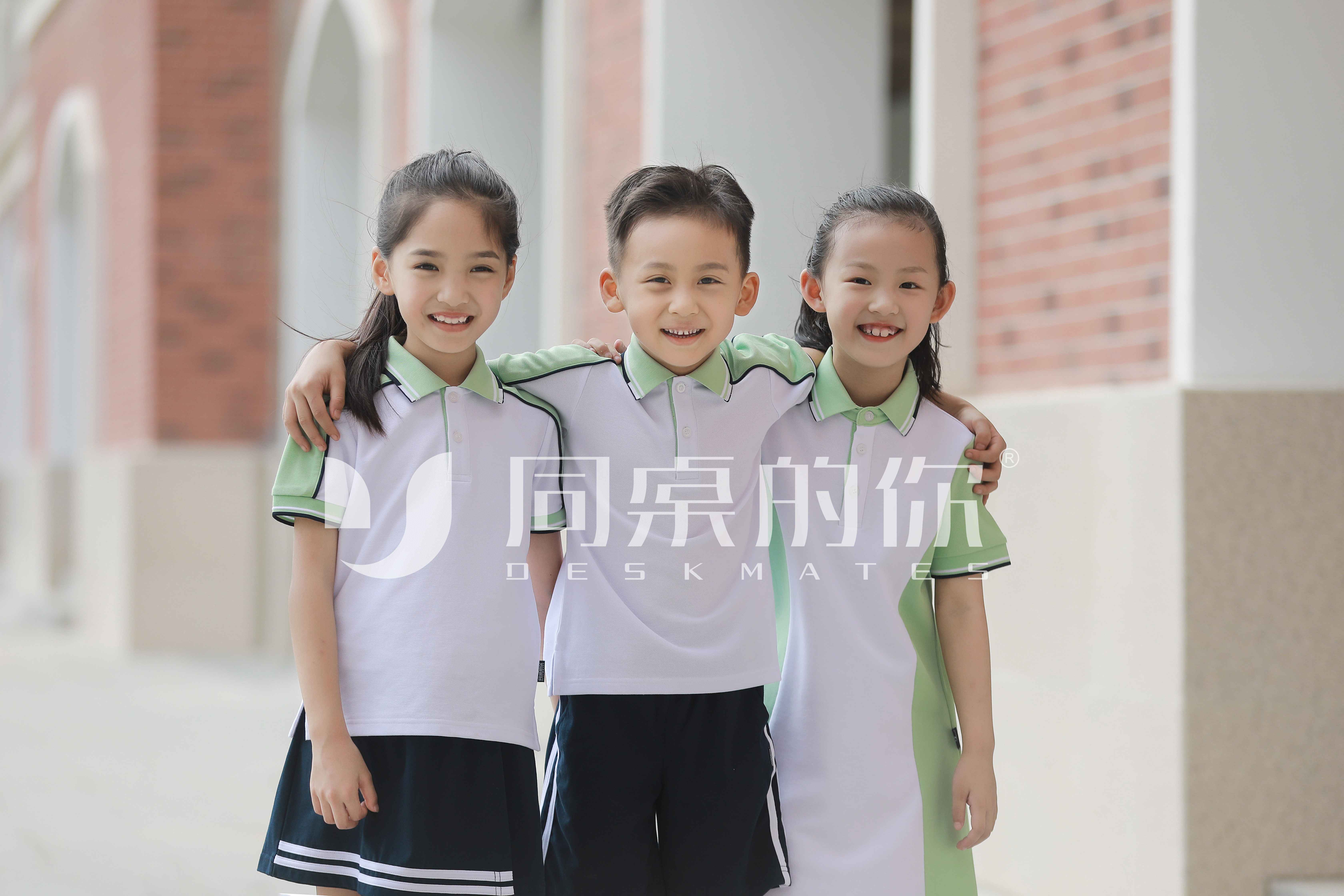 丑哭？夏季校服定做怎樣才能好看又不張揚(yáng)？