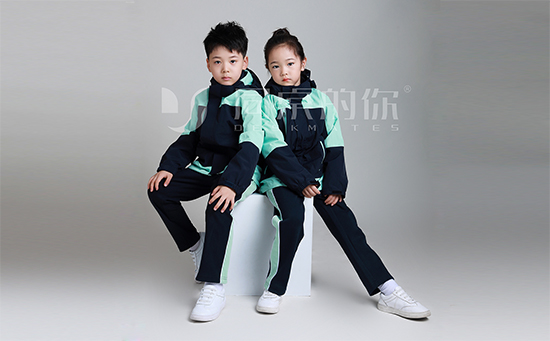 校服生產(chǎn)批發(fā)定做廠家揭秘：什么樣的廠家值得信賴?