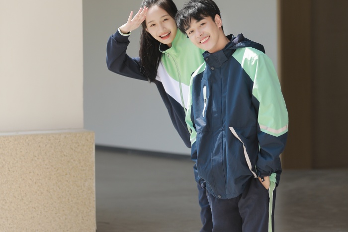 定制學(xué)生校服哪家好，校服定制就選圣瀾服飾