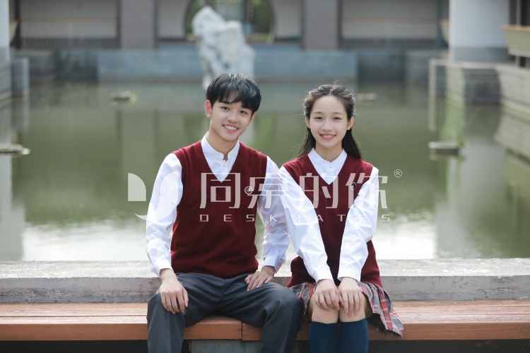 江蘇校服品牌推薦：同桌的你，引領校服行業(yè)變革